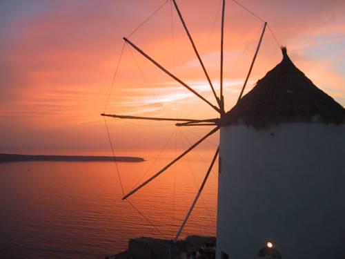 1MYKON BLOG MAY CANDRI